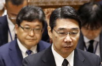 아베 사학스캔들 밝힌 日 전 차관 "부끄럽고 창피해 폭로했다"