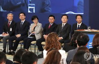 文대통령 "ICBM에 핵탄두 탑재가 레드라인…北 도박중단 경고"