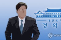 靑 "전술핵 재배치, 검토한 바 없다"