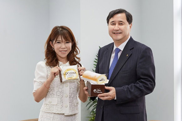


▲좌측부터 김미화 몬쉘코리아 대표, 박영준 빙그레 대표이사

