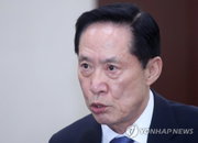 "문정인 안보특보 개탄스럽다"...송영무 "자유분방해 저와는 상대할 사람 아냐"