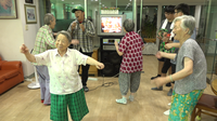 인간극장 소년농부 한태웅 '트로트 사랑' 노인요양원서 빛 발해