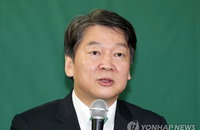 안철수 "文대통령·민주당, 급할때 읍소말고 행동으로 협치해야"