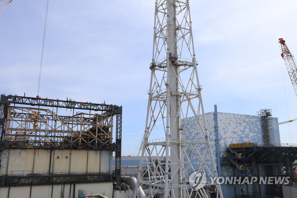 6년전 쓰나미 상처 남아있는 후쿠시마 원전 건물