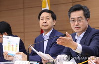 '구조조정 예외없다'…기재부, 내년 청와대 예산 100억 삭감