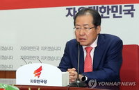 "밀리면 죽는다"…洪 vs 徐·崔 '치킨게임'