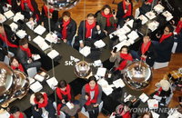 없어서 못 파는 아이폰X, 출시 첫날부터 ‘물량 대란’·