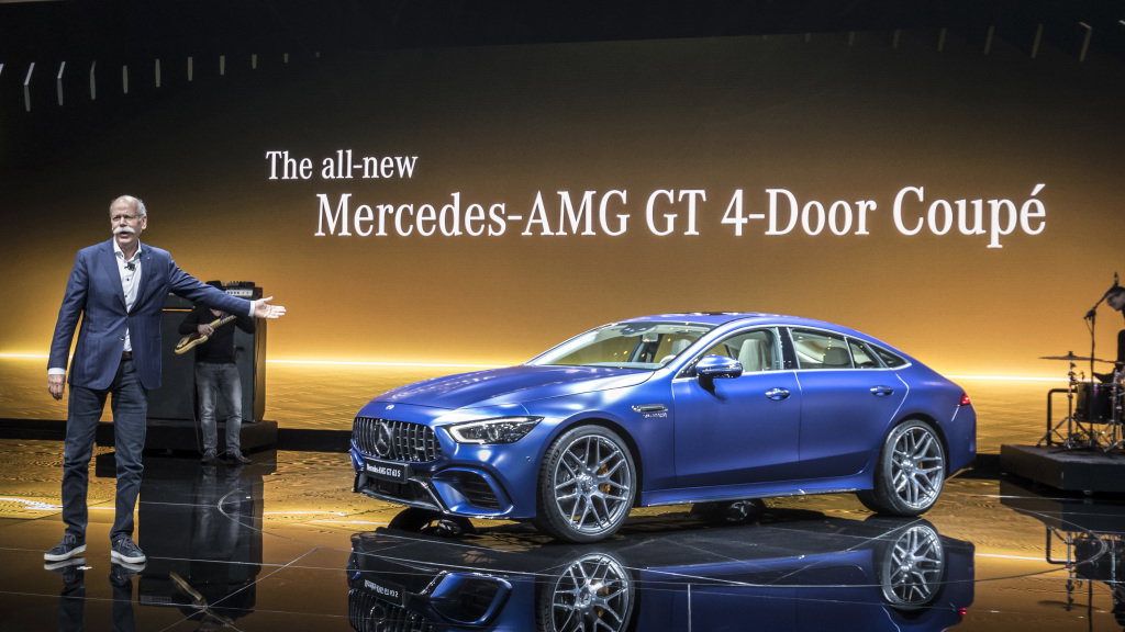 


▲메르세데스-AMG GT 4도어 쿠페(디터 제체 다임러 AG 이사회 의장 및 메르세데스-벤츠 승용부문 회장 발표 장면)


