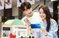 '후면 트리플캠' 삼성 갤럭시A7·LG V40 하루 간격 출시