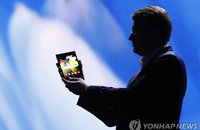 "접으면 4.6인치·펴면 7.3인치"…삼성 폴더블폰 규격 공개