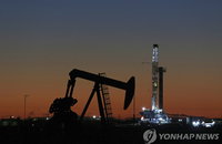 국제유가, 공급우려 속 2%대 급락…WTI 50달러선 붕괴