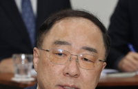 홍남기 "수소차 보급 2022년 8만대까지 확대할 것“