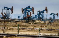 국제유가, 미중 휴전·감산연장 기대에 상승…WTI 1.1%↑