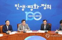 당정청 "반도체 선제투자…소재부품장비 개발에 매년 1조 투자“
