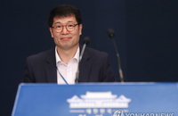 靑, 주 52시간 보완책, '계도기간 도입' 방안 논의