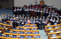 '필리버스터' 한국당 "'민식이법' 불발은 민주당 탓"
