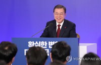 문 대통령 "한미동맹 어느 때보다 공고…이견 전혀 없다“