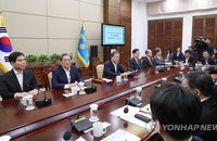 文 대통령 "후베이성 방문 외국인 입국제한, 부득이한 조치“