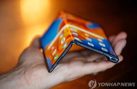 화웨이, 폴더블 스마트폰 메이트Xs 공개…가격 330만원