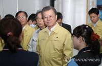 文대통령 "마스크 5부제 대리수령 범위 확대“