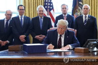 미국 사상 최대 2조 달러 구제금융안 정식 통과