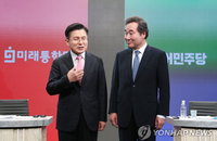李·黃 첫 TV토론……文정권 자화자찬vs정부 잘한 것 평가해야