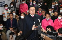 [속보] 황교안 "총선 결과 책임 지고 당대표 내려 놓겠다"