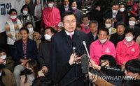 [속보] 황교안 "총선 결과 책임 지고 당대표 내려 놓겠다"