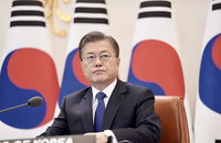 문대통령 "막중한 책임 온몸으로 느낀다"