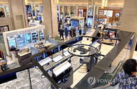 코로나19가 바꾼 소비패턴…인터넷쇼핑·성형외과 매출 늘어