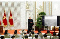 김정은 공개활동, 건재 과시하고 기강확립해 경제난·코로나 돌파 의도
