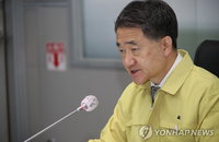 박능후 "마스크 안 쓴 승객 대중교통 승차 제한 검토“