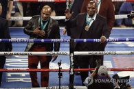 타이슨 대결거절…‘글러브’ 안끼는 조건에 거액 뿌리친 듯