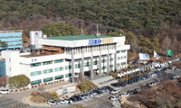 코로나 시대 국민 76% "코로나19 대응 잘했다"