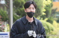 박해진 사칭계정 경고에…누리꾼들, 최시원 사칭피해 사례 또 관심