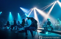 생활 속 거리두기 속 클럽 운영은?...네덜란드 클럽의 실험