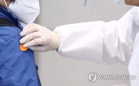 코로나19 신규 확진자 17명…검사건수 감소 변수