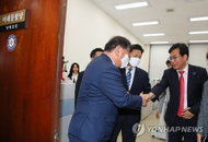 김종인 만난 김태년 “추경처리 간곡 부탁”…홍남기도 처리 요청