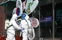 코로나19 신규 확진자 42명…정부 '사회적 거리두기' 3단계 중 1단계