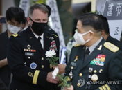백선엽 빈소 추모행렬…합참의장·주한미군 사령관 '합동 조문’
