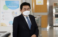 '홈쇼핑 뇌물' 전병헌, 2심서 e스포츠 후원강요 혐의 벗었다…집유로 감형