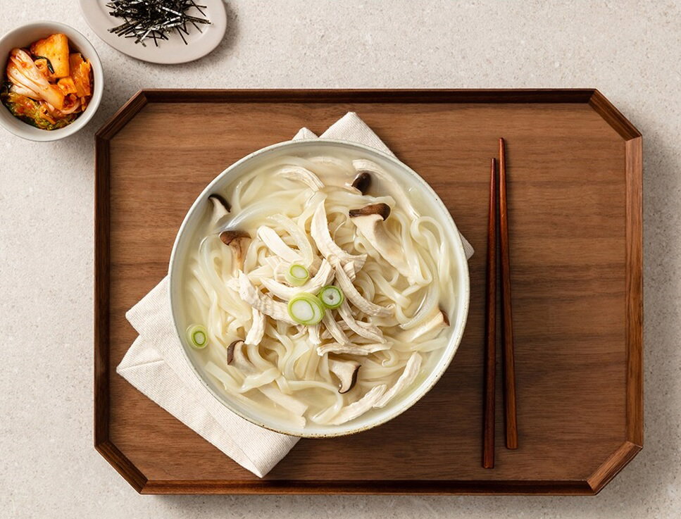 
▲버섯닭칼국수<제공=한국야쿠르트>