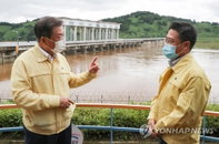문재인 대통령, 홍수조절댐 방문 및 연천·파주 찾아…임진강 기상특보 만만치 않아