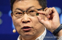 반도체 업계 성장세인데…미국 압박에 성장판 떼어낸 화웨이