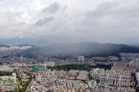 [기상특보] 서울·경기 등 강한 소나기…주말에도 비·폭염특보