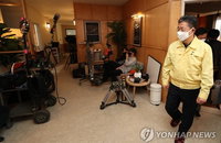 EBS 확진자 발생, 다수인원 있는 촬영장은 ‘시한폭탄’