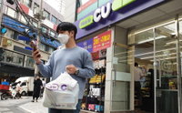 편의점 업계, 도보 배달 잇달아 도입…배달 앱들의 마트 사업 영향?