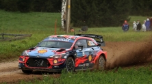 현대자동차가 월드랠리챔피언십(이하 WRC) 역사상 최초로 열린 에스토니아 랠리에서 우승컵을 들어올린 첫 번째 제조사로 이름을 올렸다. 