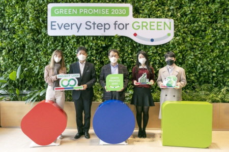  롯데그룹 화학 사업부문(BU)은 2030년까지 친환경 사업 매출 6조원을 달성하고 탄소중립 성장을 추진하겠다는 친환경 전략을 2일 공개했다.