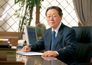 신라면·새우깡 신화 일군 신춘호, 경영일선서 물러난다